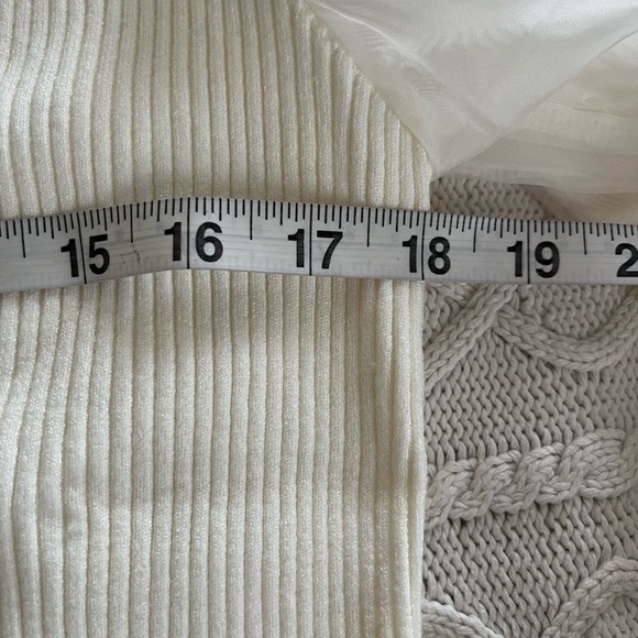 New! Design 365 Designer Brand Elegant White V-Neck Women's Sweater Medium - Picture 12 of 16